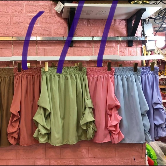 Off shoulder top - Picture 1 of 3